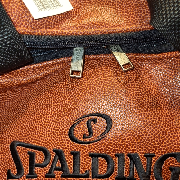 BRAND NEW RARE!!!  ACTUAL BASKETBALL 🏀 LEATHER ON A GYM BAG - Picture 3 of 7